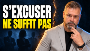 Clément Bergon et une équipe en arrière-plan, avec le message « S’excuser ne suffit pas ».