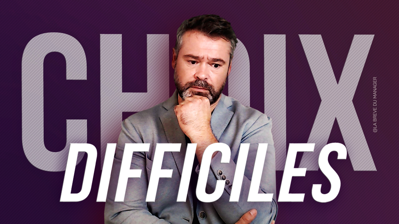 Clément Bergon, pensif, devant le texte « Choix difficiles ».